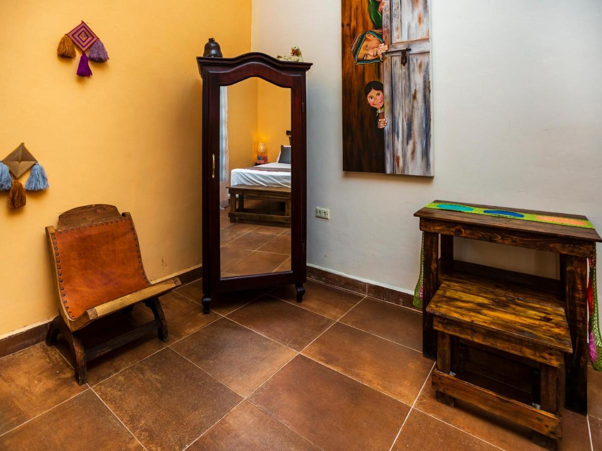 ואיאדוליד Casa Aluxes Hotel מראה חיצוני תמונה