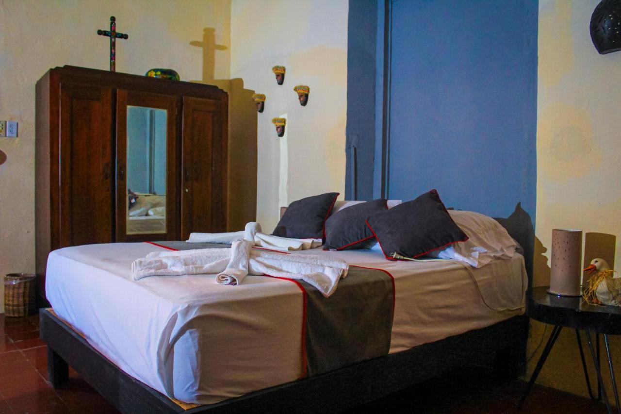 ואיאדוליד Casa Aluxes Hotel מראה חיצוני תמונה