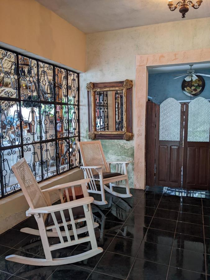 ואיאדוליד Casa Aluxes Hotel מראה חיצוני תמונה