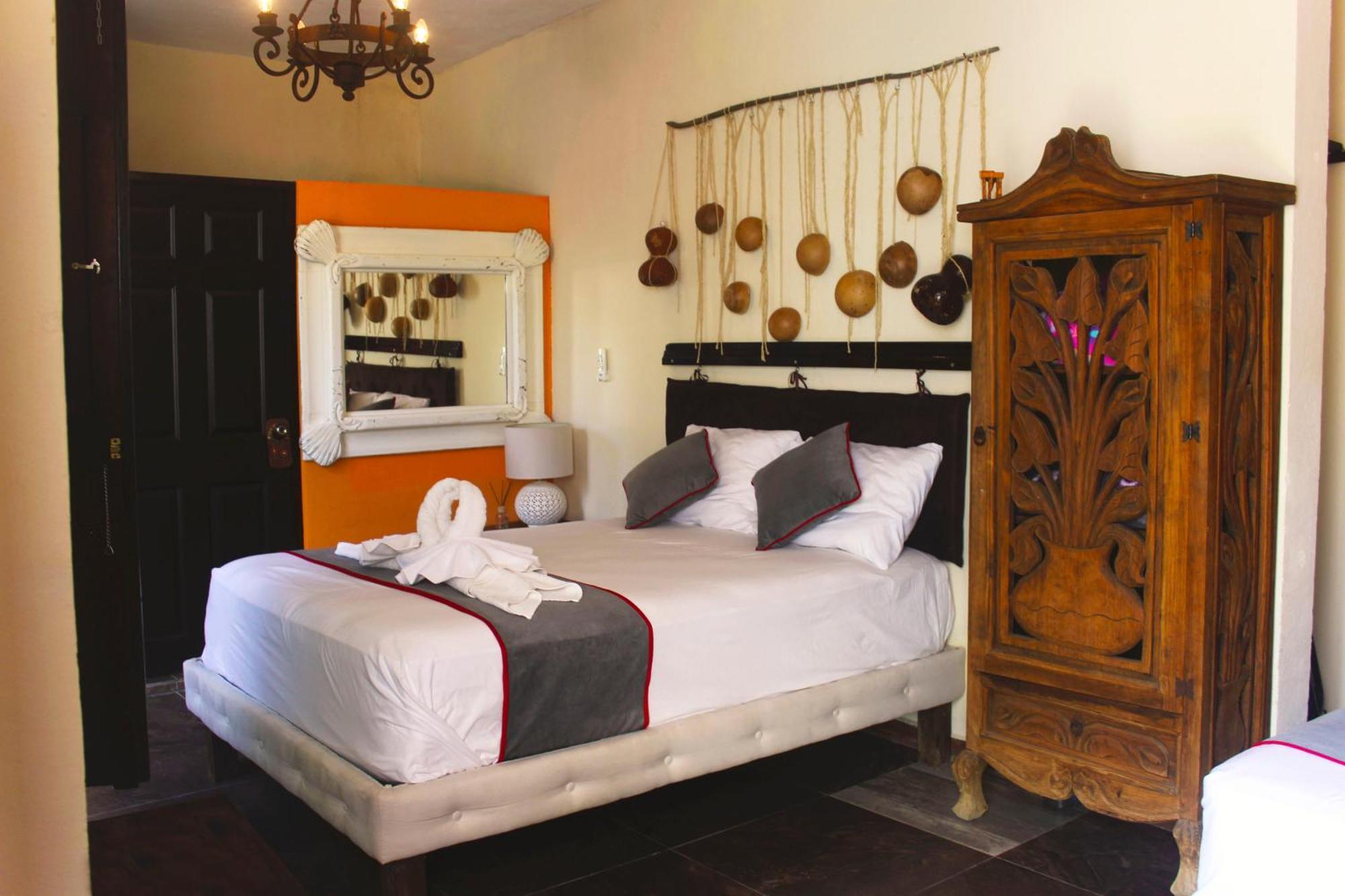 ואיאדוליד Casa Aluxes Hotel מראה חיצוני תמונה